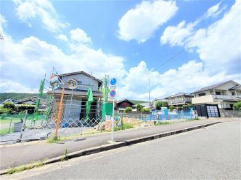 【Ａ号地】～ゆったりとした街並みと自然豊かな住環境、生活利便を兼ね備えた人気の岩倉中町エリア～