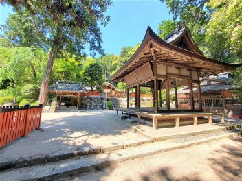 ～『鷺森神社の参道』 と 『菜園の風景』 を望む明るく開放的な稀少ロケーション～